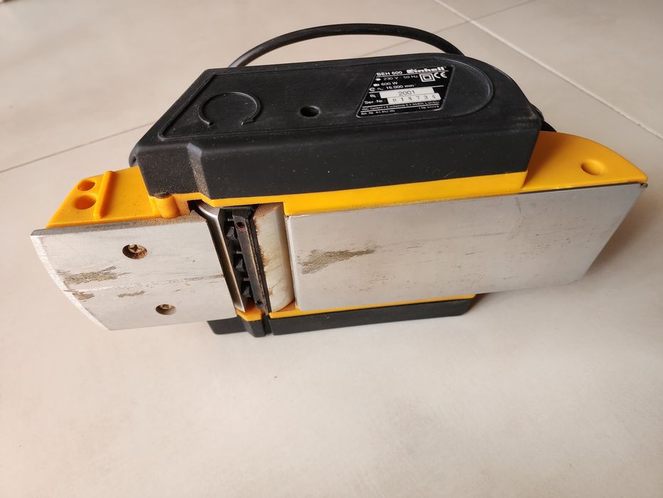 Plaina eléctrica Einhell BEH 600