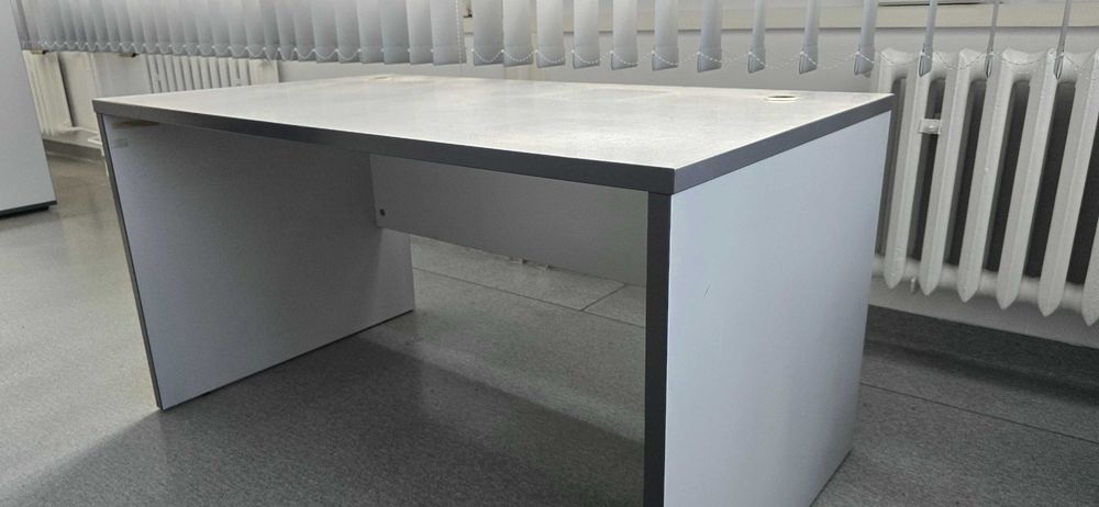 biurka biurowe, różne rodzaje i kolory