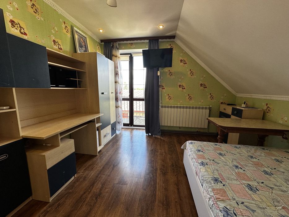 Шикарний будинок в мальовничій локації Бородянки