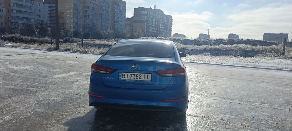 Hyundai elantra  1.6 газ бенз