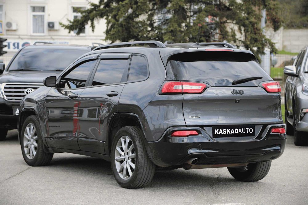 Продам Jeep Cherokee