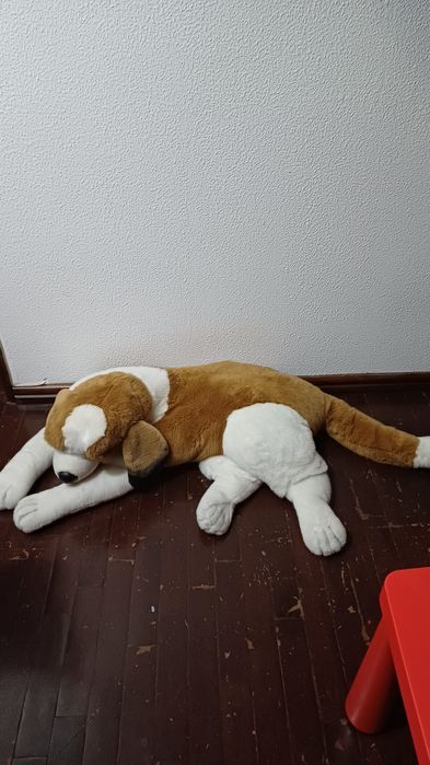 Peluche de cão grande