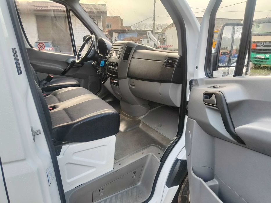 Автовишка на базі Mercedes-Benz Sprinter 2012
