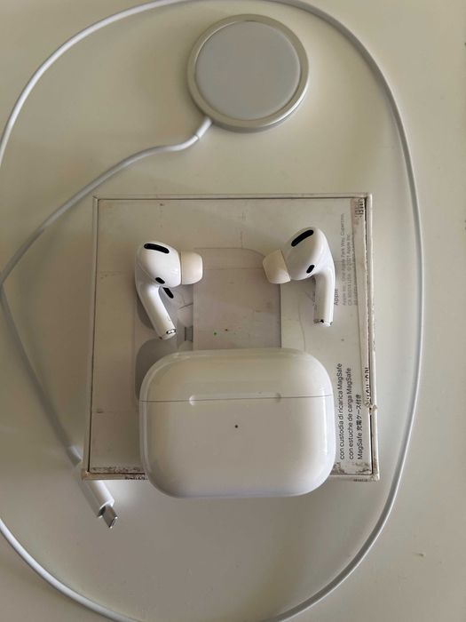 Iphone 14 128gb black + Apple Watch series 6 44 mm + Airpods Pro + carregador magsafe