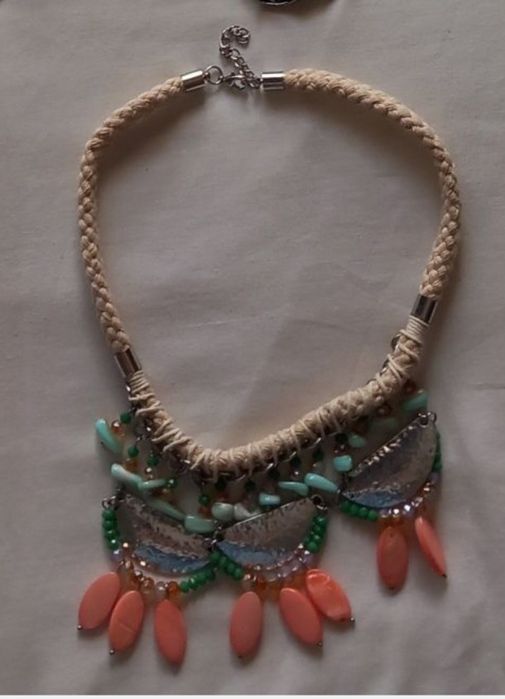 Colar pendente 1,50€