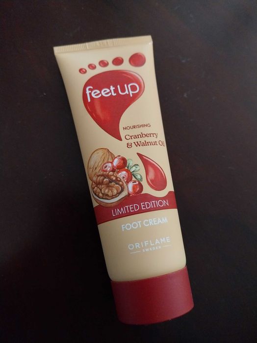 Creme Hidratante Pés, nutritivo, óleo de noz e framboesa, Oriflame