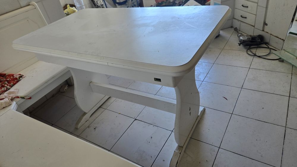 Mesa de refeições extensível