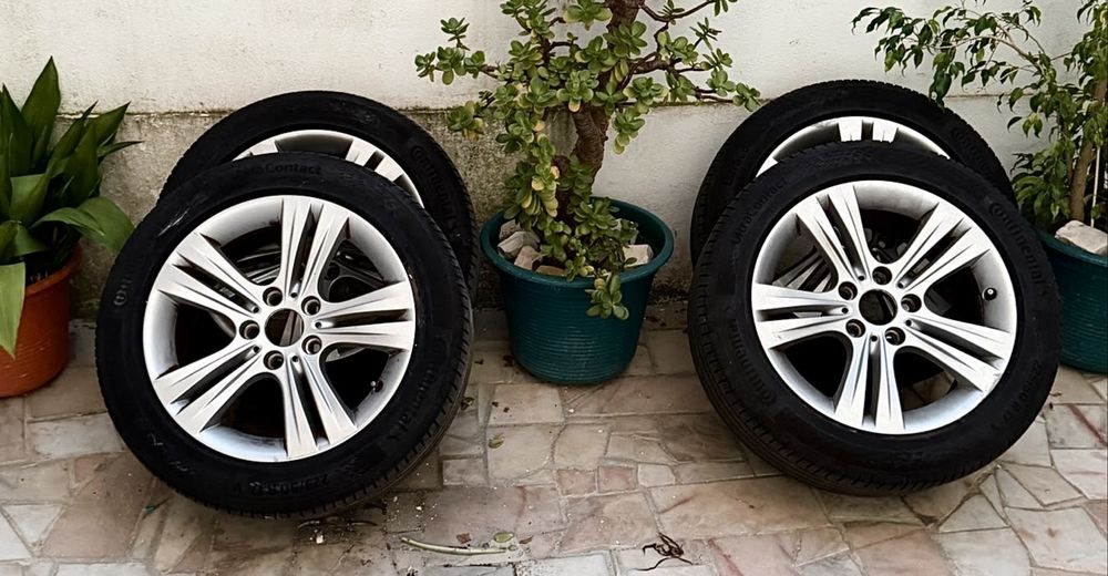 Jantes originais BMW Serie 3 com pneus em bom estado : Medidas R17/50/225