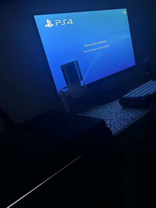 Ps4 pro com comando