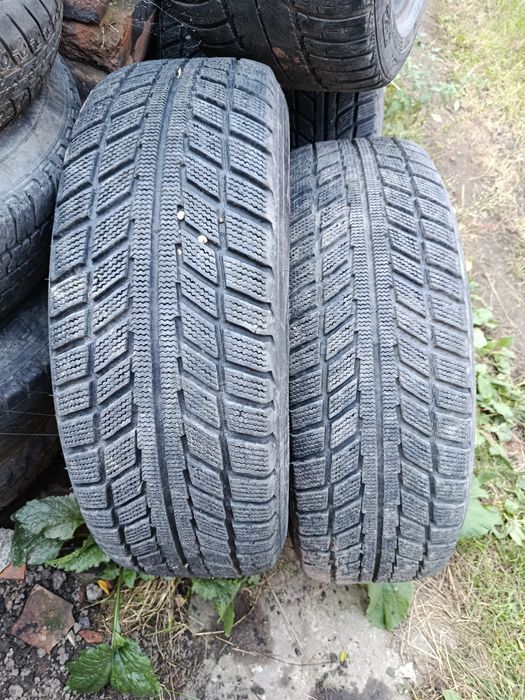 Продам резину 205.65.r15