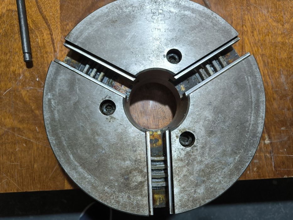 Токарный патрон на 250 шаг 10.