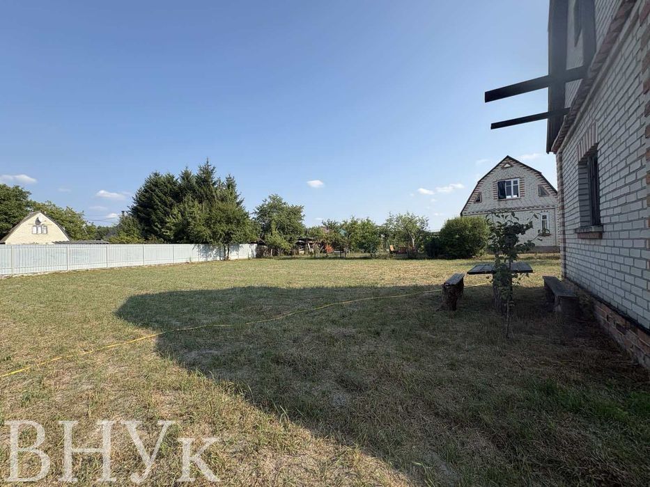 Продам земельну ділянку з коробкою під дачу або будинок с. Жабка
