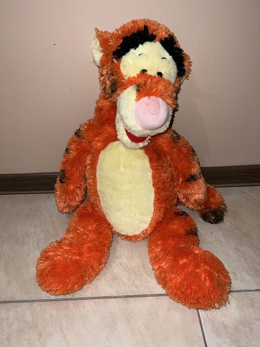 Tygrysek winnie the pooh disney store  disneyland