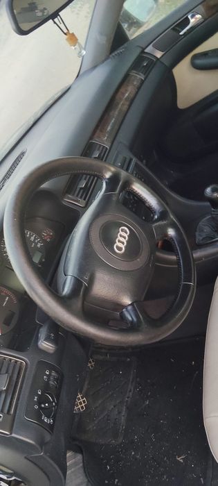 Audi A6 Avant  com avaria para venda