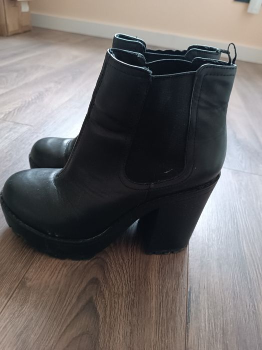 Dwie pary butów w cenie