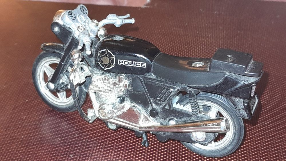 Police 2000 мотоцикл моделька винтаж