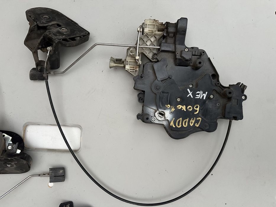 Замок бокових зсувних дверей ляди кришки багажника VW Caddy Кадді