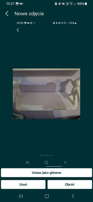 Biała plastikowa półka wisząca