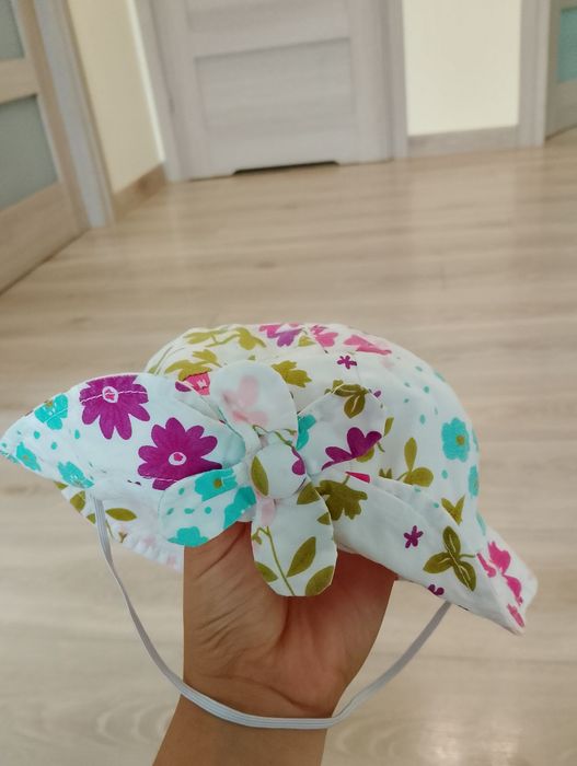 Kapelusik dla dziewczynki