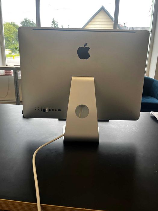 Komputer iMac Apple 21,5 cala i5 8Gbram 240gb ssd