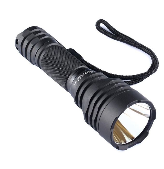 Тактический фонарь convoy c8+ sst40