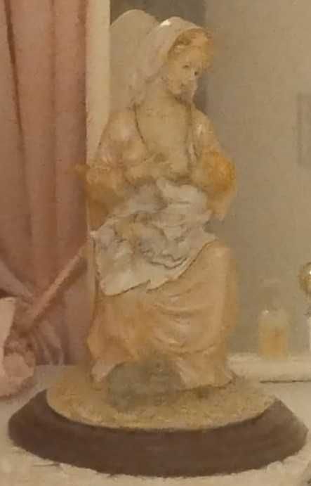 Estatueta em bom estado