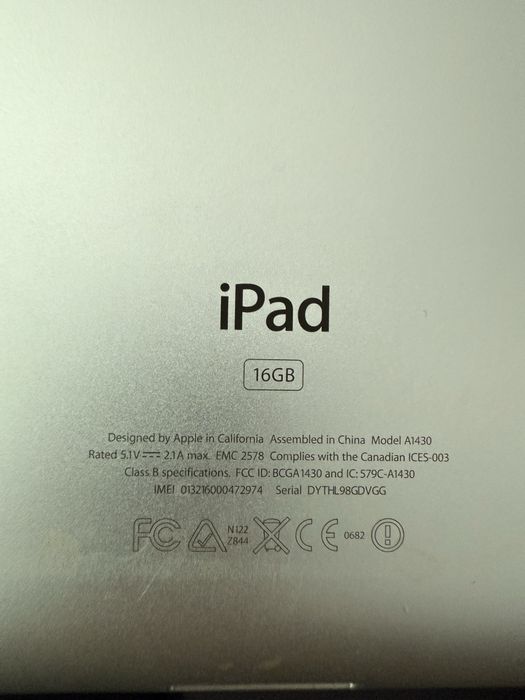 iPad, First Generations in Good Working Condition64750719022337122