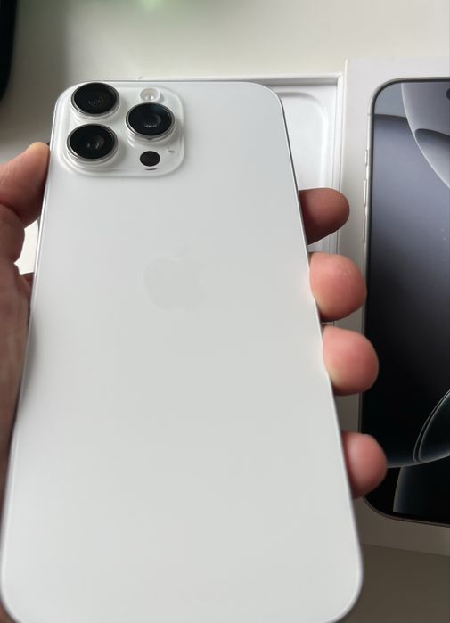 Ідеальний стан-Iphone 16 pro max 256 gb white titanium (фіз сім)