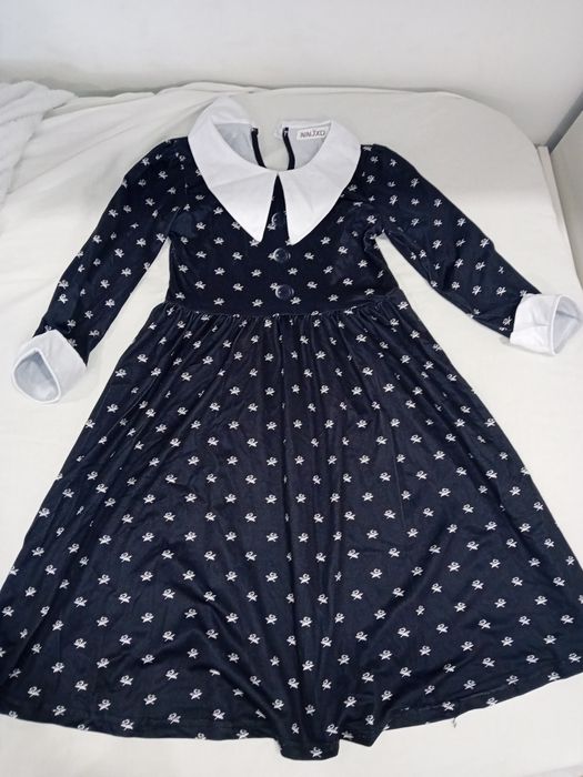 Vestido Wandinha