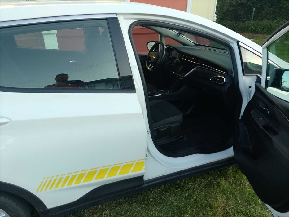 Продам Chevrolet Bolt EV 1LT
