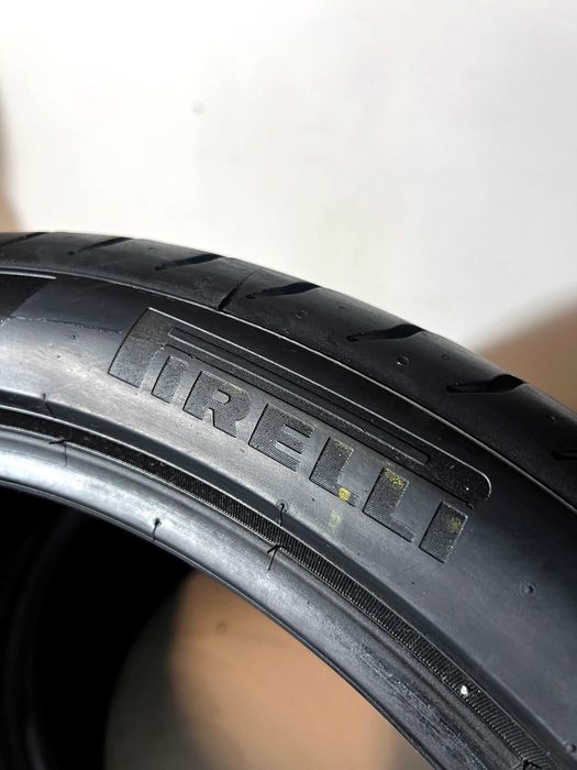 Pneus Pirelli Pzero - 275/35/20 - Como NOVOS