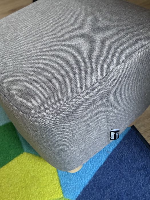 Komplet - Stolik dla dzieci Ikea + 2 pufy Sinsay