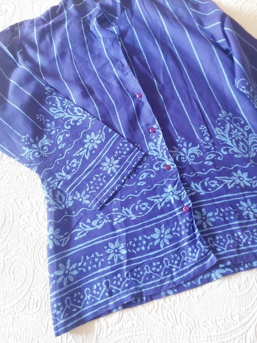 Blusa praia azul indigo