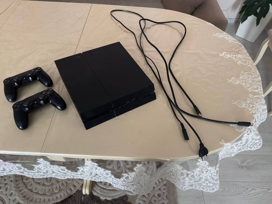 Продам Playstation 4