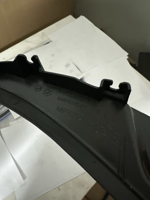 Prawe podszybie Renault Master III IV master 4 Master 3 668101824R