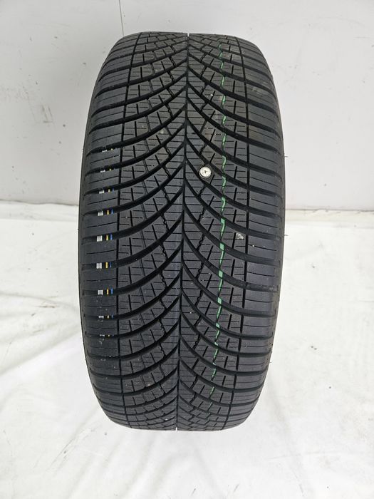 Opona 215/55 R17 GoodYear Vector 4season 2025rok