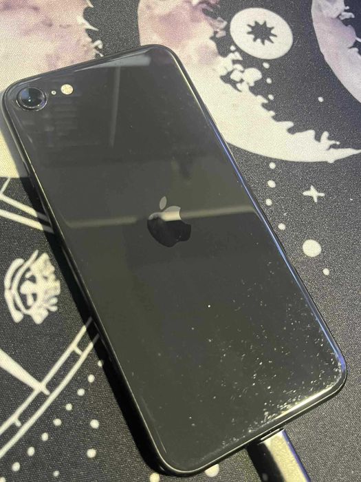 iPhone SE 2020  sprawny uszkodzona kamera tylna/latarka