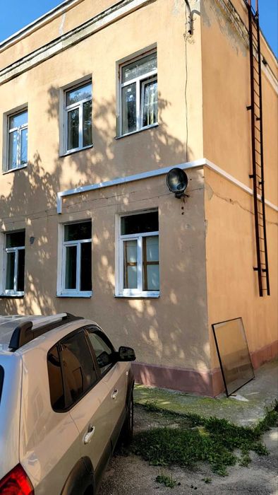 Продам  здание поликлиники  ул. Архитектора Алёшина