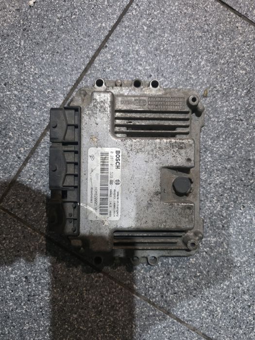 Trafic Vivaro Komputer Sterownik ECU 1.9