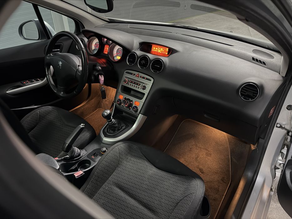 Peugeot 308 SW 7 Lugares