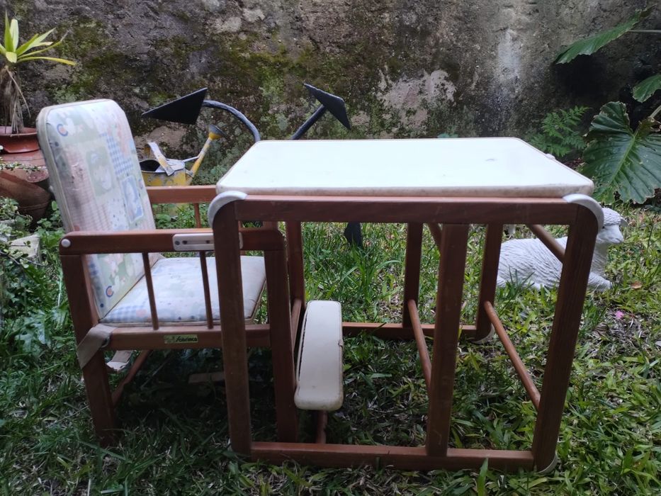 Cadeira de Refeição para Bebé e mini secretária 2 em 1