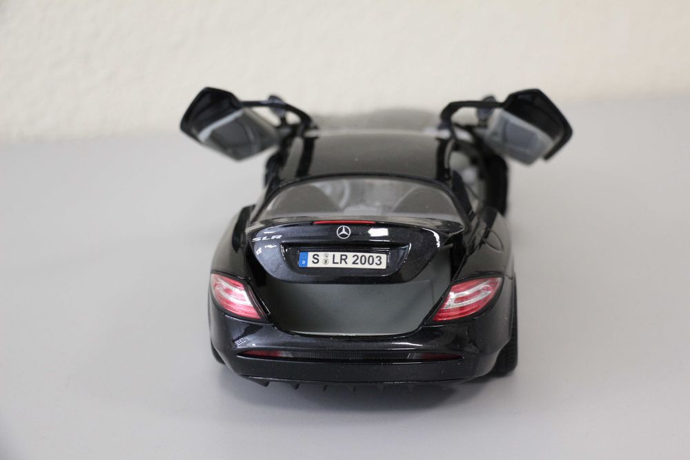 Miniatura Mercedes Benz SLR Mclaren 1/18 Maisto