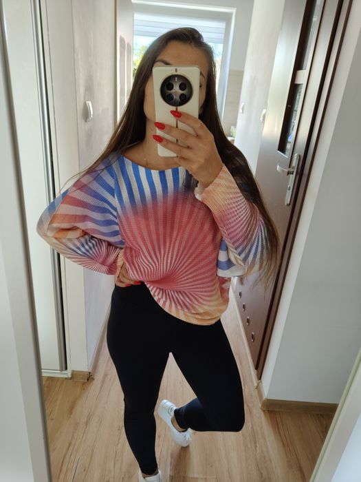 Kolorowy sweter uniwersalny nowy L XL