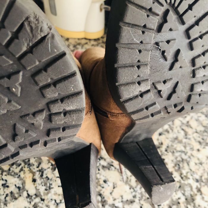 Botas de senhora em camurça tam 37
