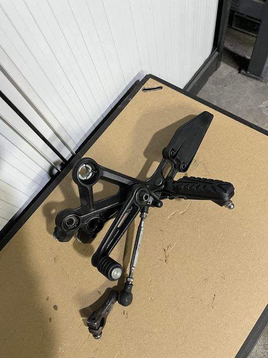 Set lewy duke 125 lift 17- dzwignia zmiany biegów polift 390 podnóżek