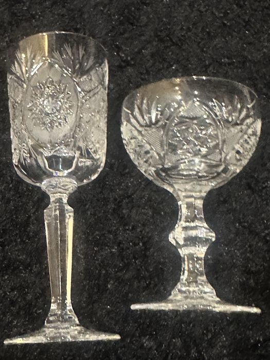 Ваза графин кувшин  рюмки конфетница резной хрусталь Чехия