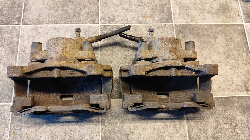 Zacisk hamulcowy z jarzmem przedni P/L Ford S-max MK1 Wysyłka FV