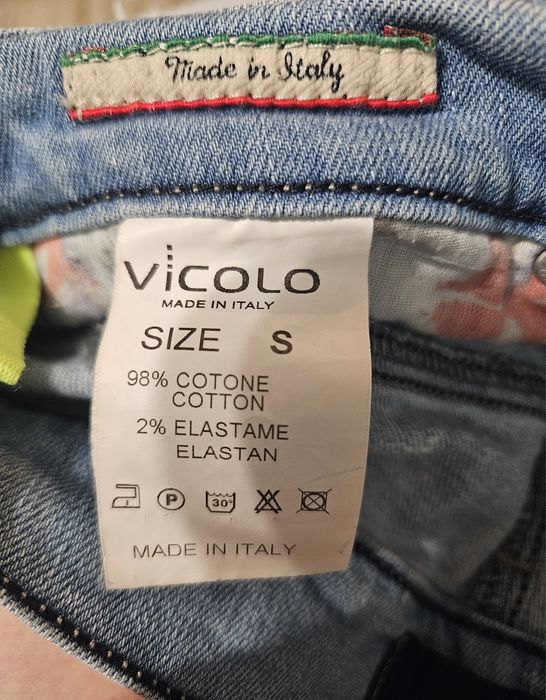 Niebieskie jeansowe spodenki Vicolo Prinz dziury