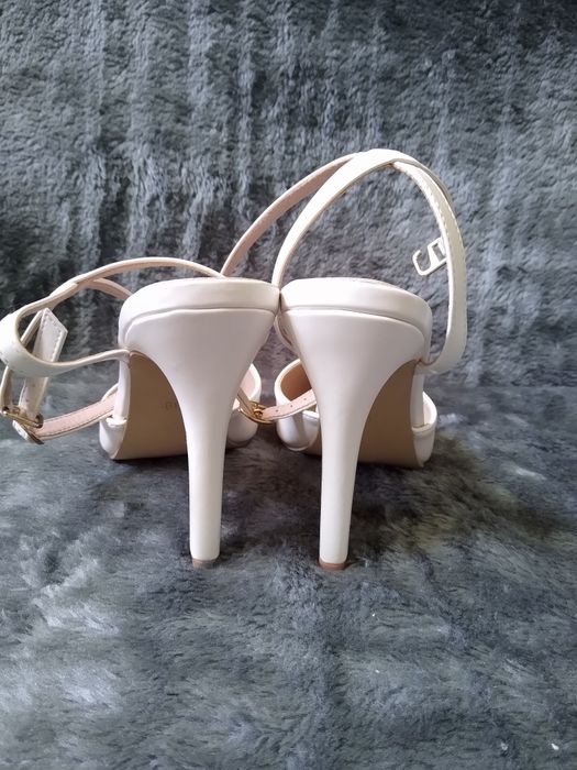 Buty ślubne wysokie szpilki