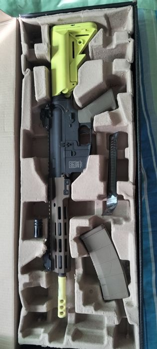 Specna Arms SA-C23 Bronze Chaos Bronze + Equipamento